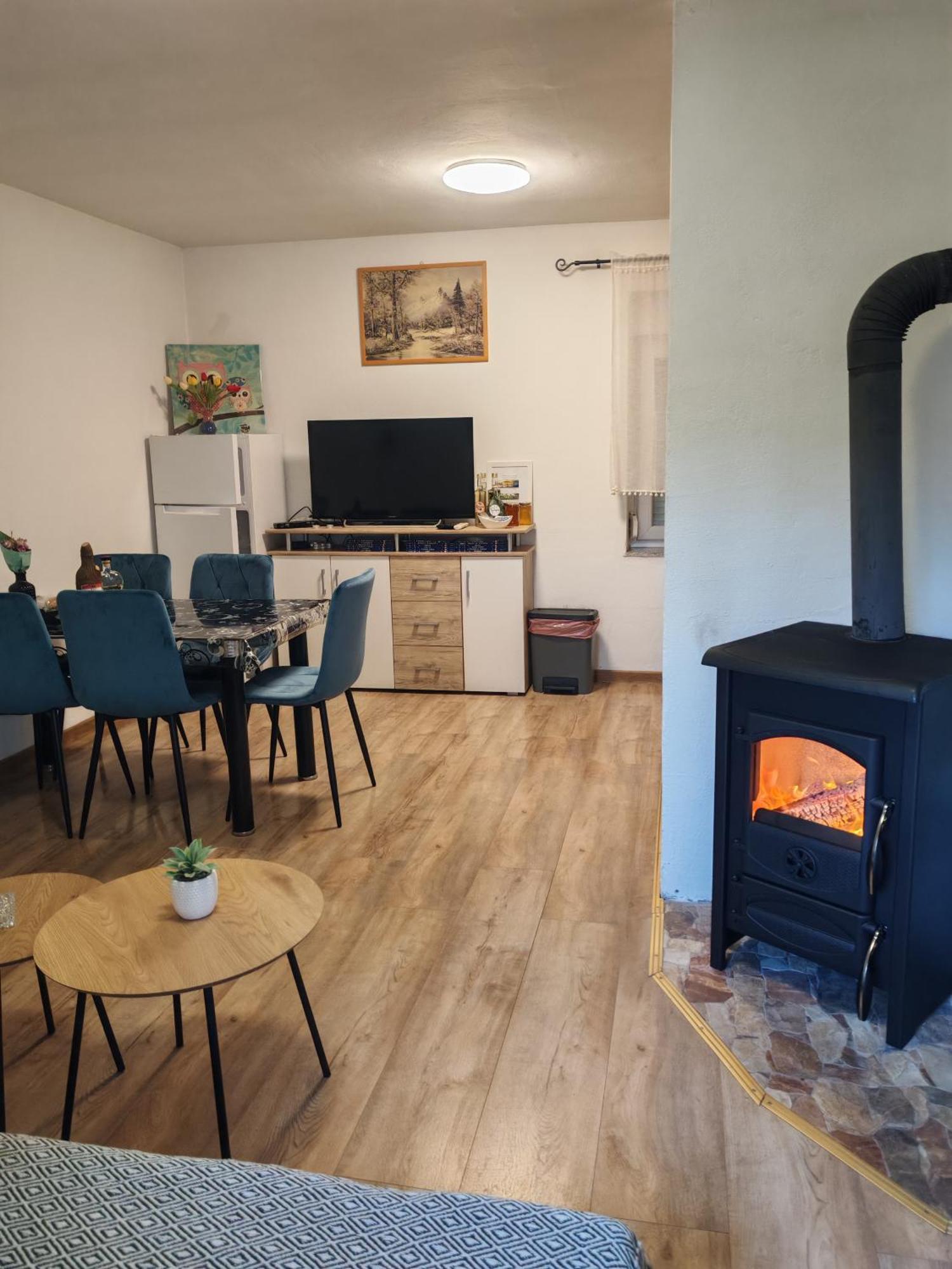 Lucija Apartment Lovinac  ภายนอก รูปภาพ